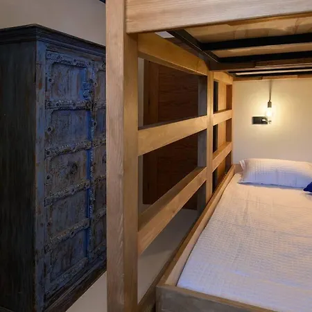 Maria Luisa -amaral's Apartament